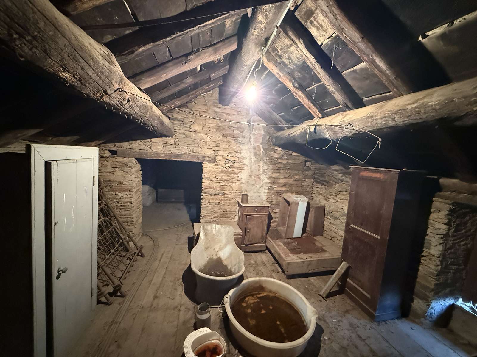 Cap corse, authentique maison de village fin 19e, vue mer, 175 m² habitable, jardin 170 m², 2 caves 48 m².