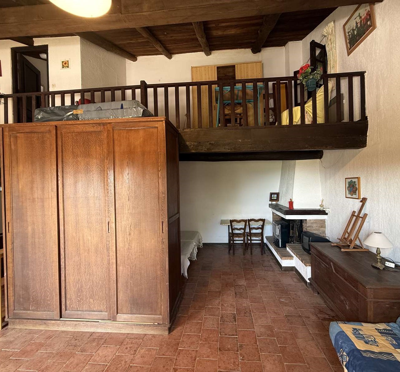 Rogliano, Macinaggio, maison T8, 200 m² habitables, en R+1, très ensoleillé, un garage et une cave de 74 m², deux terrasses de 48 et 39 m², une piscine, terrain plat de 3490 m².