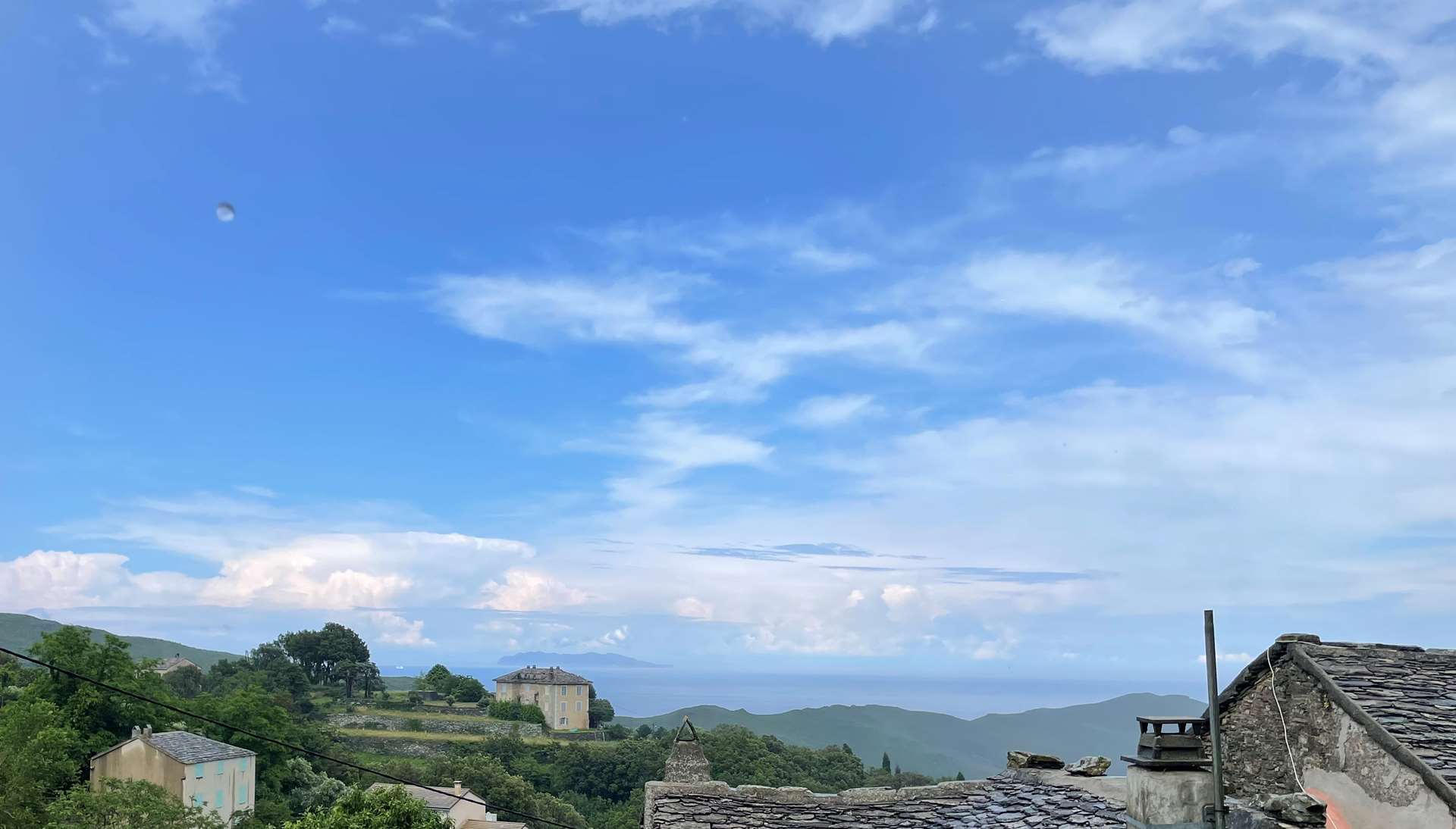 Cap corse, authentique maison de village fin 19e, vue mer, 175 m² habitable, jardin 170 m², 2 caves 48 m².