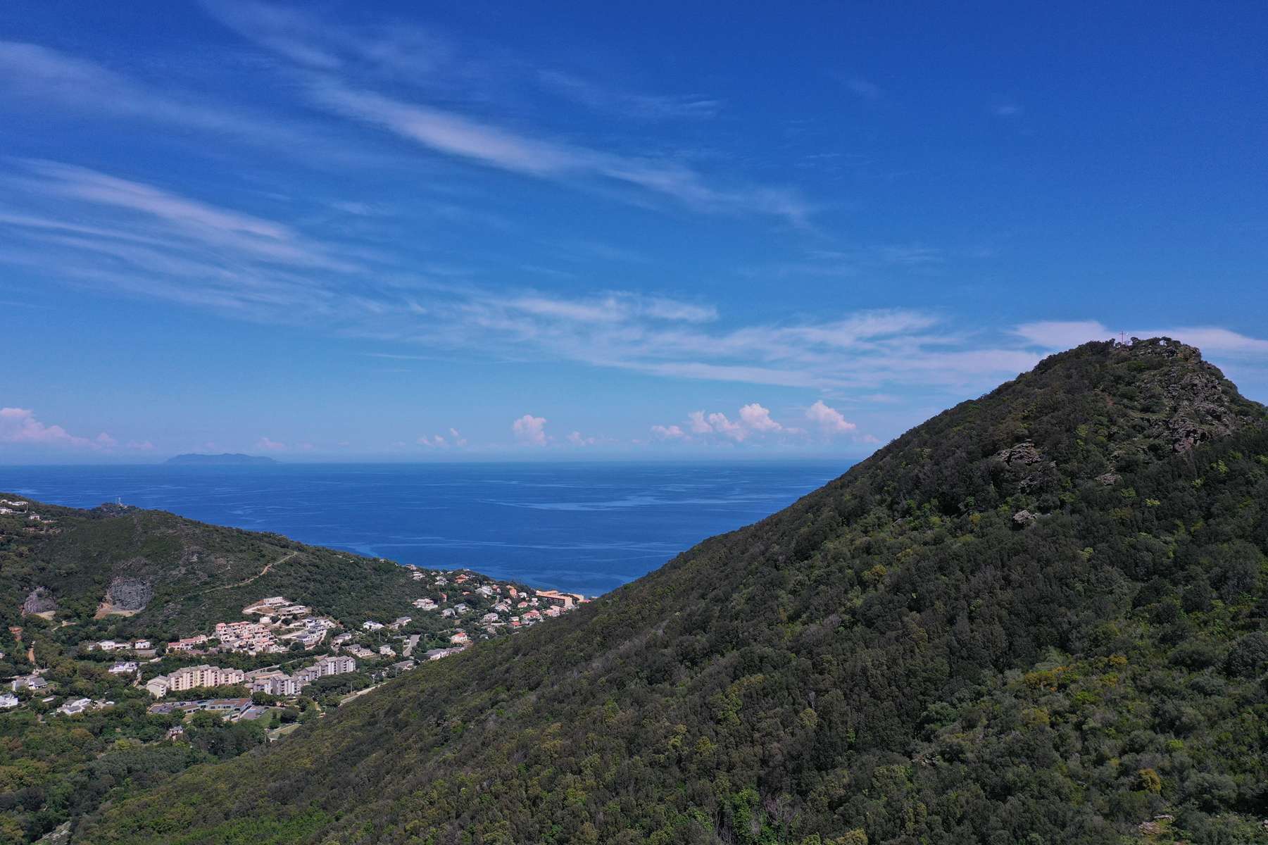Murato, pagliaghju à restaurer, sur deux niveaux, déclaration préalable de travaux accordée pour une réhabilitation d’une surface totale de 59 m² habitables, terrain 295 m’,