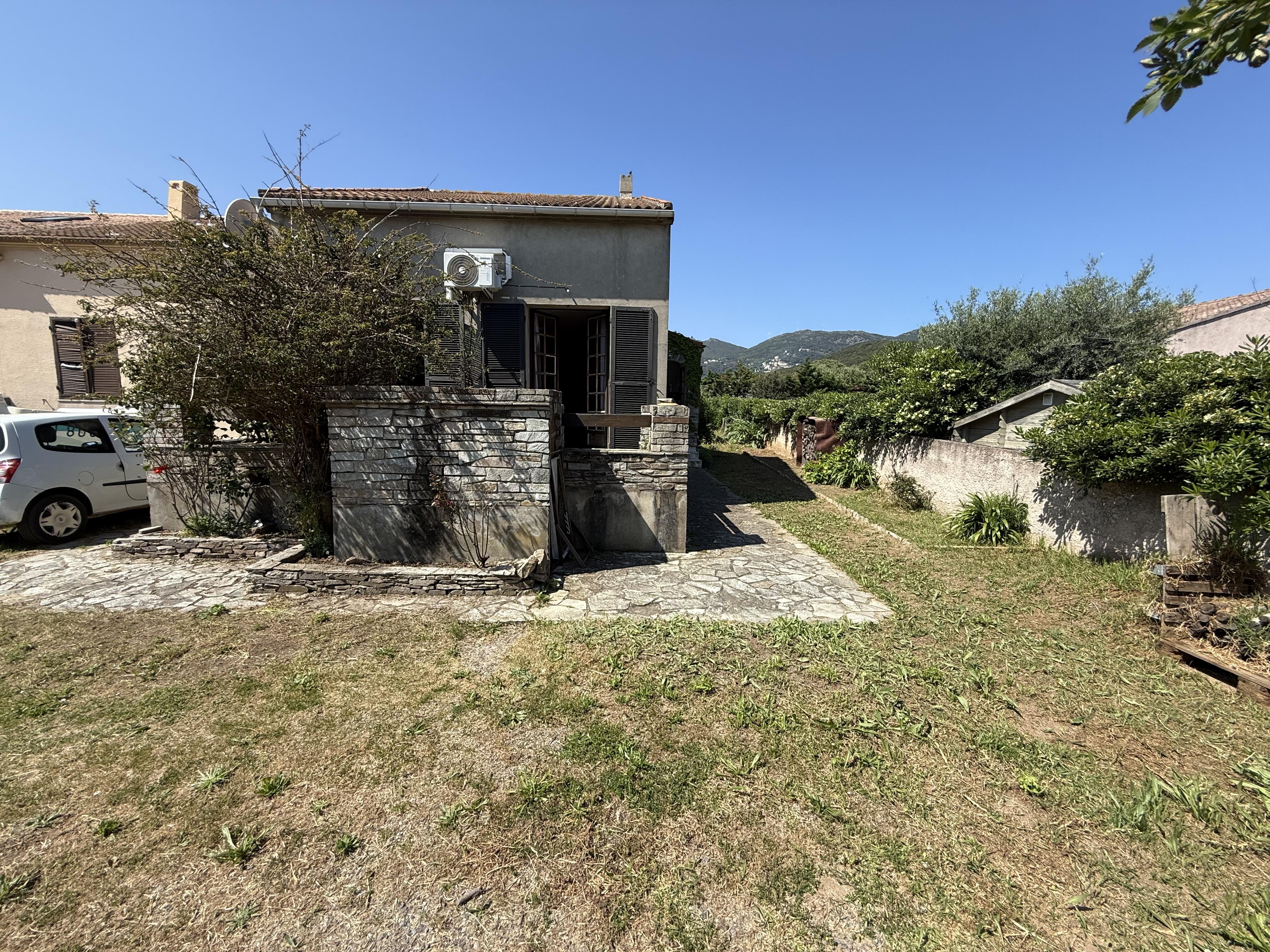 Murato, pagliaghju à restaurer, sur deux niveaux, déclaration préalable de travaux accordée pour une réhabilitation d’une surface totale de 59 m² habitables, terrain 295 m’,