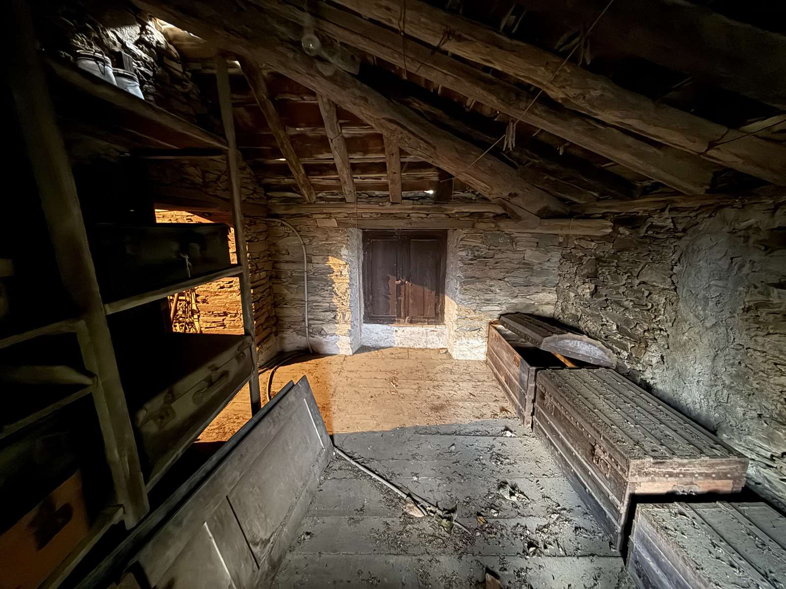 Cap corse, authentique maison de village fin 19e, vue mer, 175 m² habitable, jardin 170 m², 2 caves 48 m².